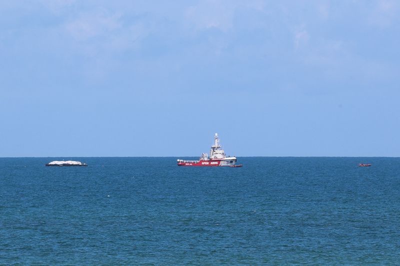 &copy; Reuters. Navio de ajuda no litoral de Gaza
 15/3/2024   REUTERS/Ahmed Zakot