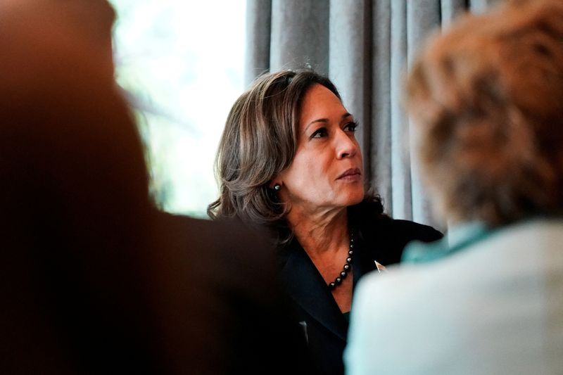 &copy; Reuters. FILE PHOTO: U.S. Vice President Kamala Harris listens as Irish Taoiseach (Prime Minister) Leo Varadkar speaks during a breakfast hosted at the vice president's residence at the U.S. Naval Observatory in Washington, U.S., March 15, 2024. REUTERS/Elizabeth 