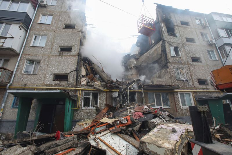 &copy; Reuters. A view shows an apartment building heavily damaged by a Russian drone strike, amid Russia's attack on Ukraine, in Sumy, Ukraine March 13, 2024. REUTERS/Vyacheslav Madiyevskyy/ File photo