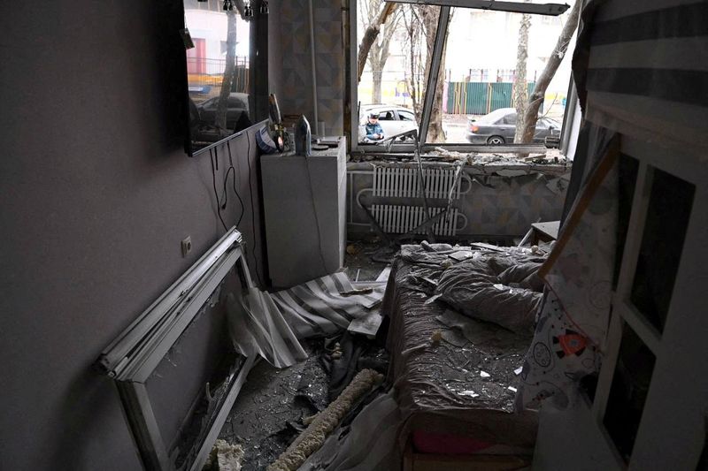 &copy; Reuters. Un appartement endommagé après une attaque de missile ukrainien à Belgorod, en Russie. /Photo prise le 16 mars 2024/REUTERS/Chaîne Telegram du gouverneur de la région de Belgorod Viatcheslav Gladkov
