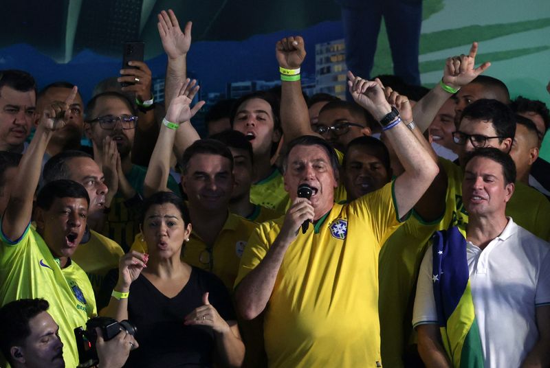 © Reuters. Former Brazil's President Jair Bolsonaro attends a Partido Liberal (PL) political rally to launch the federal deputy Alexandre Ramagem as pre candidate for mayor, in Rio de Janeiro, Brazil, March 16, 2024. REUTERS/Ricardo Moraes