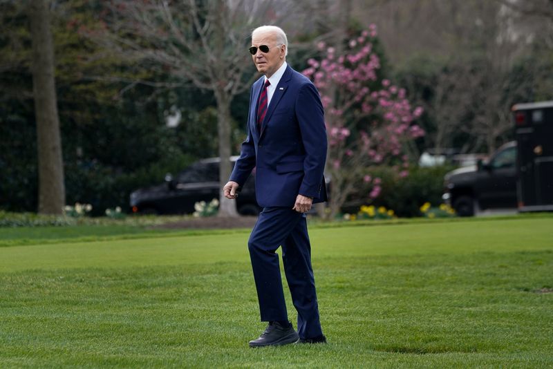 &copy; Reuters. U.S. President Joe Biden walks towards Marine One as he departs the White House in Washington, U.S., March 13, 2024. REUTERS/Elizabeth Frantz