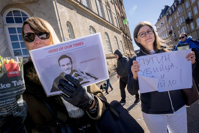 &copy; Reuters. People take part in a demonstration in front of the Russian embassy in Copenhagen, Denmark, March 17, 2024. Ritzau Scanpix/Emil Nicolai Helms via REUTERS    