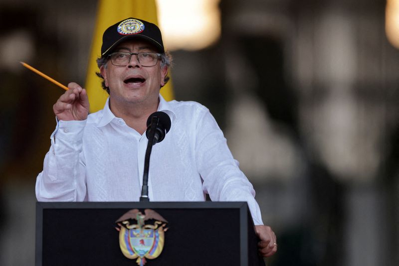 © Reuters. FILE PHOTO: Colombian President Gustavo Petro speaks during a demonstration of planes donated by the United States to the Colombian Police to extinguish fires, at the Police Aviation School in Mariquita, Colombia February 14, 2024. REUTERS/Luisa Gonzalez/File Photo