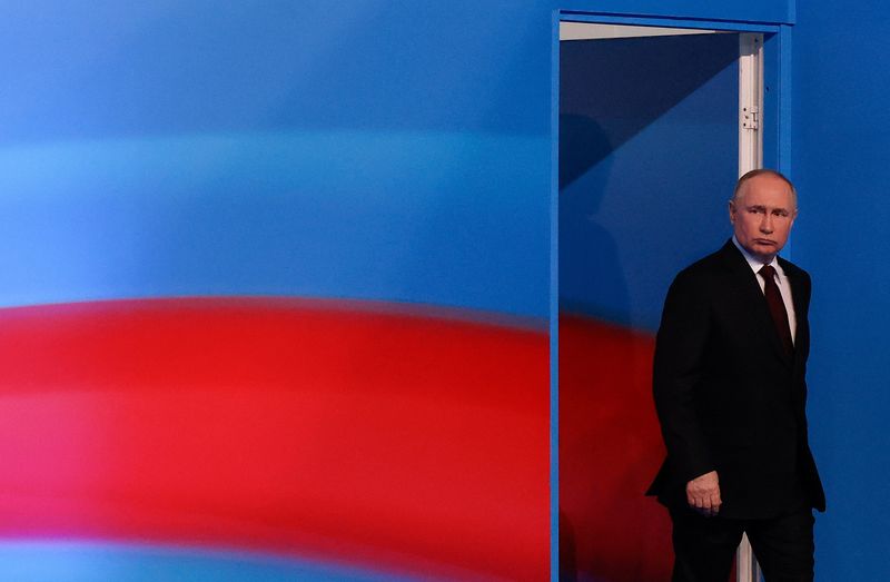 &copy; Reuters. El candidato a la presidencia rusa y actual presidente Vladimir Putin llega para hablar tras el cierre de los colegios electorales en el último día de las elecciones presidenciales, en Moscú, Rusia. 17 de marzo de 2024. REUTERS/Maxim Shemetov