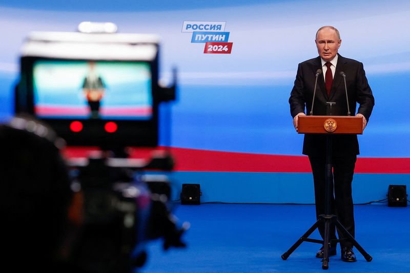 &copy; Reuters. Russian presidential candidate and incumbent President Vladimir Putin speaks after polling stations closed, in Moscow, Russia, March 18, 2024. REUTERS/Maxim Shemetov