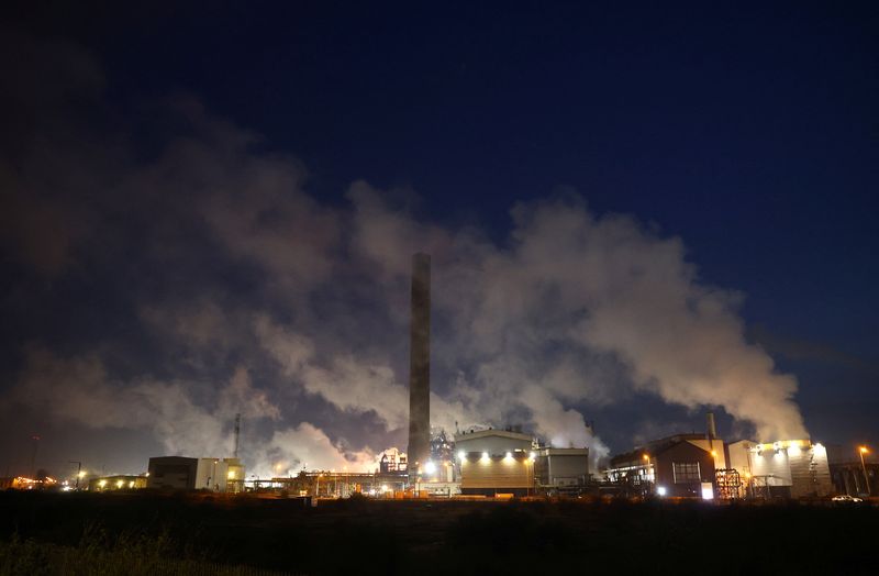 &copy; Reuters. Tata Steel Port Talbot steel production plant is seen at night time, ahead of its planned transition from blast furnace to electric arc furnaces, at Port Talbot, Wales, Britain, March 11, 2024. REUTERS/Toby Melville/File Photo