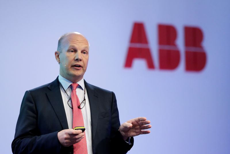 &copy; Reuters. Chief Financial Officer Timo Ihamuotila of Swiss power technology and automation group ABB gestures as he addresses a news conference to present the company's full year results, in Zurich, Switzerland, February 8, 2018. REUTERS/Moritz Hager/file photo