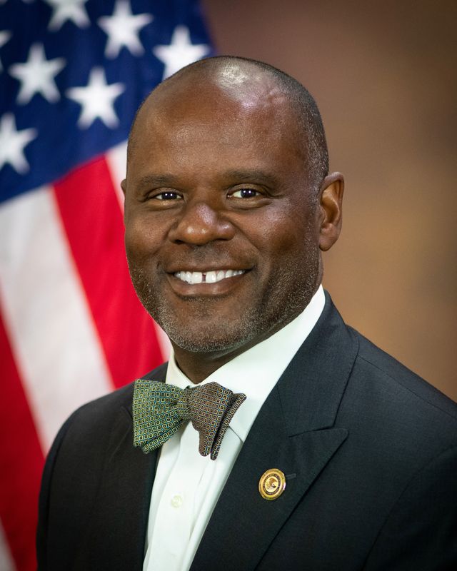 © Reuters. Ismail Ramsey, who was sworn in as U.S. Attorney for the Northern District of California in March 2023, poses in this undated handout photograph. U.S. Attorney's Office for Northern District of California/Handout via REUTERS