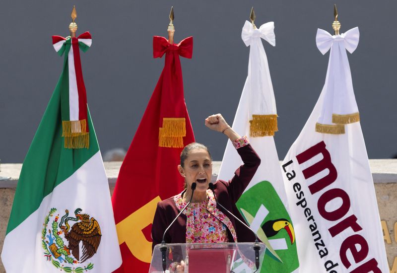 &copy; Reuters. FOTO DE ARCHIVO. Claudia Sheinbaum, del gobernante partido Movimiento Regeneración Nacional (Morena) de México, habla durante un evento el día en que se registra como candidata presidencial para las próximas elecciones generales del 2 de junio en el I