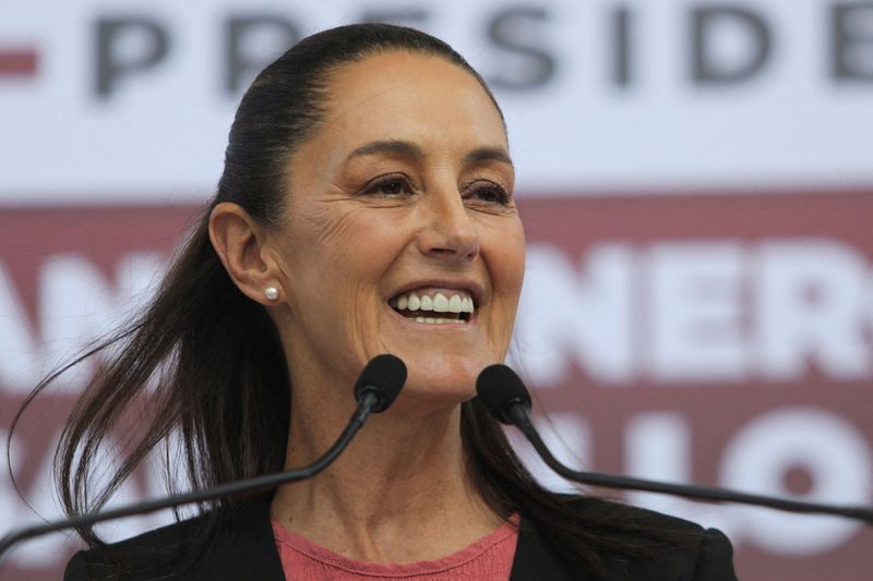 &copy; Reuters. FILE PHOTO: Presidential candidate of the ruling Morena party Claudia Sheinbaum presents her energy plan at the Monumento a la Revolucion, in Mexico City, Mexico, March 18, 2024. REUTERS/Paola Garcia/File Photo