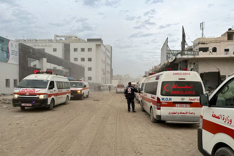 &copy; Reuters. イスラエル軍は１９日、１８日に行ったパレスチナ自治区ガザの最大の病院、シファ病院への急襲で、イスラム組織ハマスの戦闘員５０人以上を殺害し１８０人を拘束したと明らかにした。