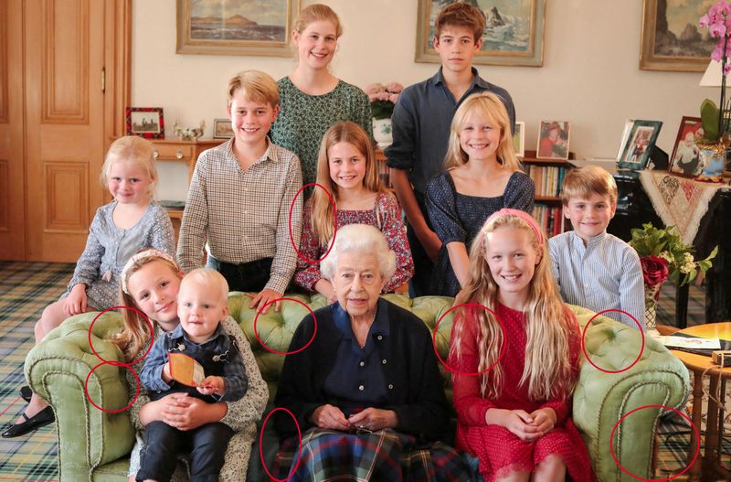 &copy; Reuters. Fotografia da falecida rainha Elizabeth com alguns de seus netos e bisnetos no Reino Unido, divulgada pelo Palácio de Kensington, em 21 de abril de 2023, com indicações da Reuters em áreas que parecem ter sido alteradas digitalmente. O príncipe e a p