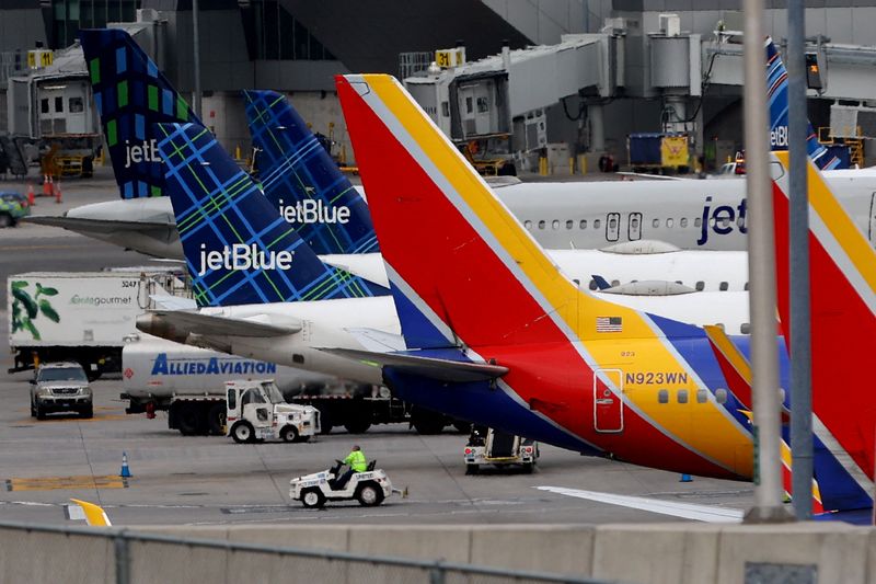 &copy; Reuters. FILE PHOTO: Commercial Airplanes are pictured parked at gates at Laguardia Airport in New York City, New York, U.S., January 11, 2023. REUTERS/Mike Segar/File Photo