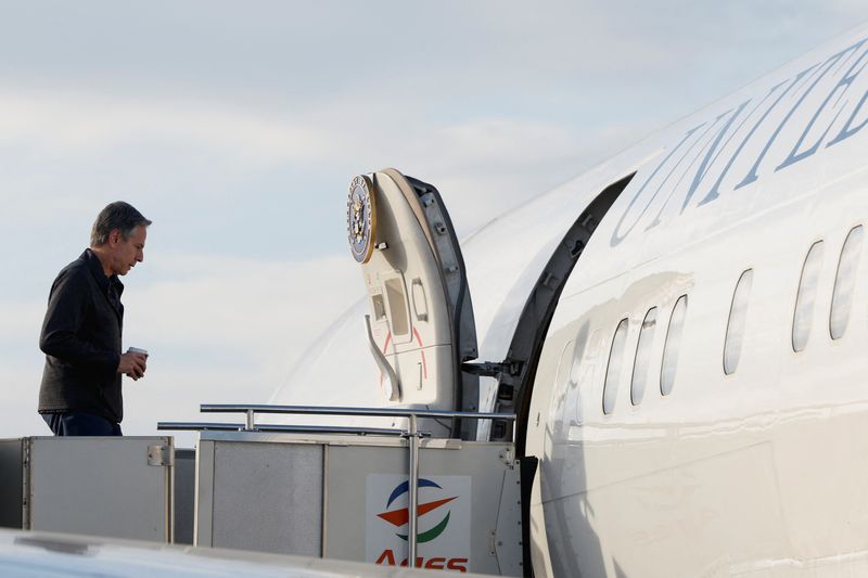 © Reuters. U.S. Secretary of State Antony Blinken departs Philippines en route to Saudi Arabia, at Ninoy Aquino International Airport in Pasay City, Metro Manila, Philippines, March 20, 2024. REUTERS/Evelyn Hockstein/Pool