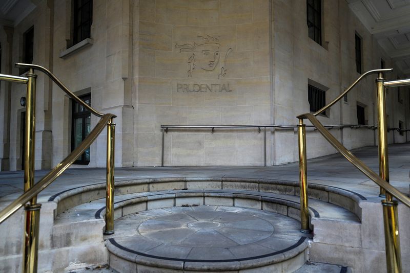 &copy; Reuters. Il logo della società di assicurazioni britannica Prudential sul proprio edificio a Londra, Regno Unito, 17 marzo 2019. REUTERS/Simon Dawson