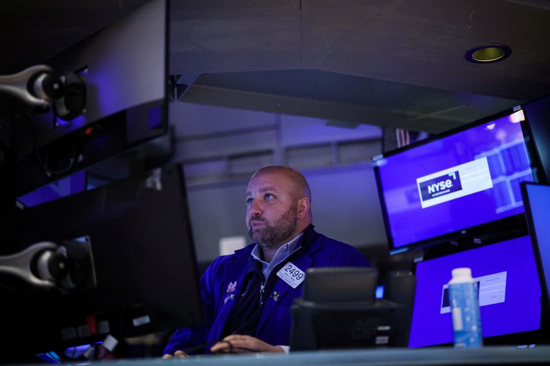 &copy; Reuters. Un trader à la Bourse de New York (NYSE), États-Unis.  /Photo prise le 5 mars 2024/REUTERS/Brendan McDermid