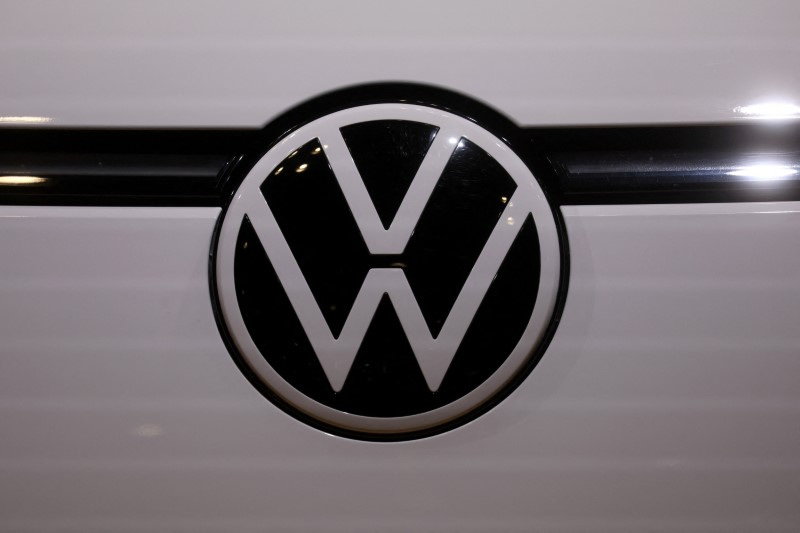 &copy; Reuters. Logo da Volkswagen em feira do setor automobilístico em Nova York
13/04/2022 REUTERS/Brendan McDermid