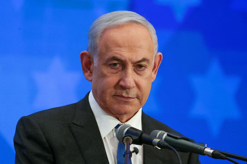 &copy; Reuters. Il primo ministro israeliano Benjamin Netanyahu si rivolge alla Conferenza dei presidenti delle principali organizzazioni ebraiche americane, nel contesto del conflitto in corso tra Israele e il gruppo islamista palestinese Hamas, a Gerusalemme, 18 febbra