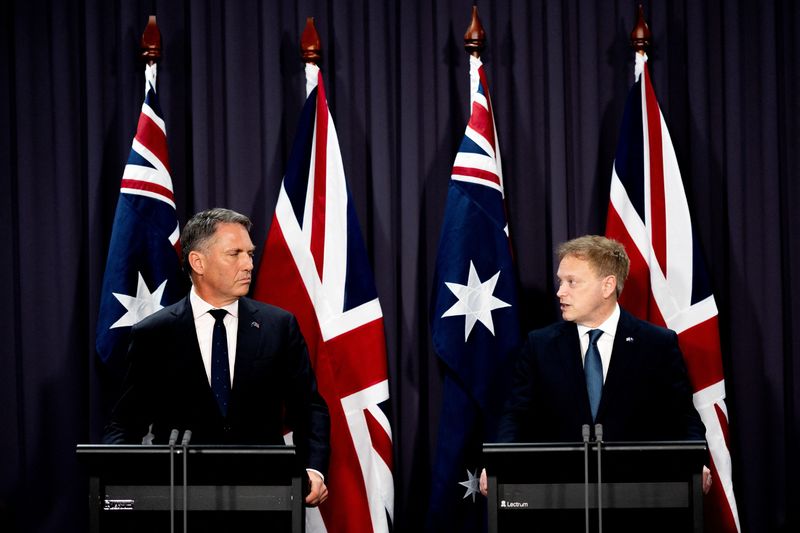 © Reuters. Australian Deputy Prime Minister and Minister for Defence Richard Marles and British Defence Secretary Grant Shapp attend a press conference at Parliament House, in Canberra, Australia, March 21, 2024. Jay Cronan/Australian Department of Defence/Handout via REUTERS