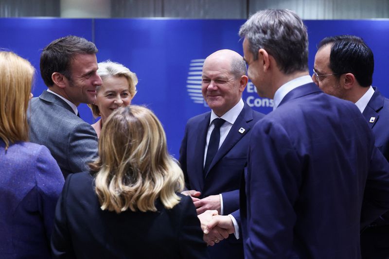 © Reuters. French President Emmanuel Macron, Italian Prime Minister Giorgia Meloni, German Chancellor Olaf Scholz, European Commission President Ursula von der Leyen, President of Cyprus Nikos Christodoulides and Greek Prime Minister Kyriakos Mitsotakis attend a European Union leaders summit in Brussels, Belgium March 21, 2024. REUTERS/Yves Herman