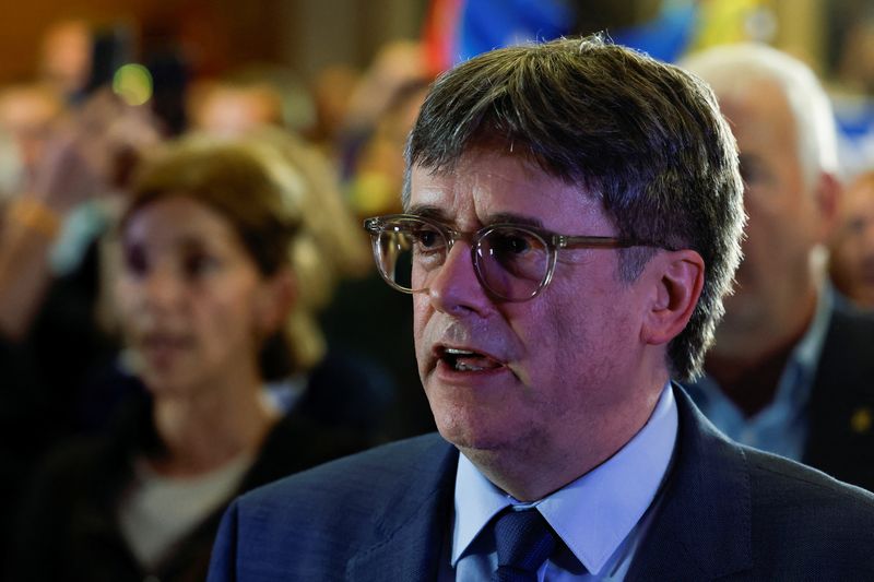 © Reuters. Catalan separatist leader Carles Puigdemont attends an event to announce his candidature with Junts Per Catalunya (Together for Catalonia) party for Catalonia's May 12 election, in Elne, France March 21, 2024. REUTERS/Albert Gea