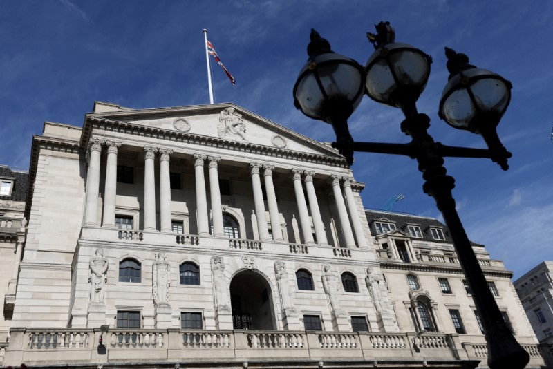 &copy; Reuters. 　３月２２日、英フィナンシャル・タイムズによると、イングランド銀行のベイリー総裁は、年内の利下げ観測が「不合理ではない」と指摘し、英景気を楽観視する姿勢を示した。英中銀、