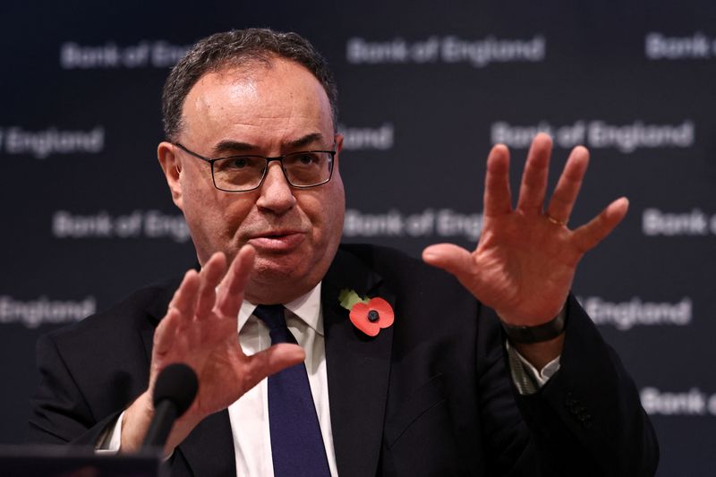 &copy; Reuters. FILE PHOTO: Governor of the Bank of England Andrew Bailey addresses the media during a press conference concerning interest rates, at the Bank of England, in London, Britain, November 2, 2023. HENRY NICHOLLS/Pool via REUTERS/File Photo