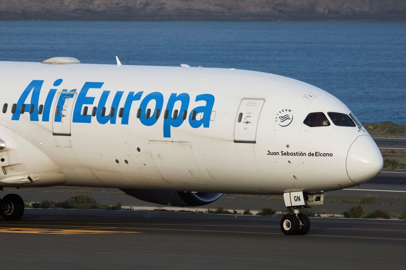 &copy; Reuters. FILE PHOTO: A Boeing 787-9 Dreamliner of the Air Europa company is seen in the Gran Canaria airport, in Telde, Gran Canaria, Spain, February 21, 2023. REUTERS/Borja Suarez/FILE PHOTO
