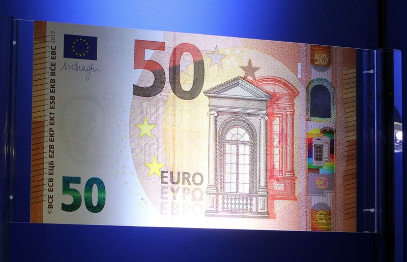 &copy; Reuters. FOTO DE ARCHIVO: El Banco Central Europeo (BCE) presenta el nuevo billete de 50 euros en la sede del banco en Fráncfort, Alemania, 5 de julio de 2016.  REUTERS/Ralph Orlowski/Foto de archivo