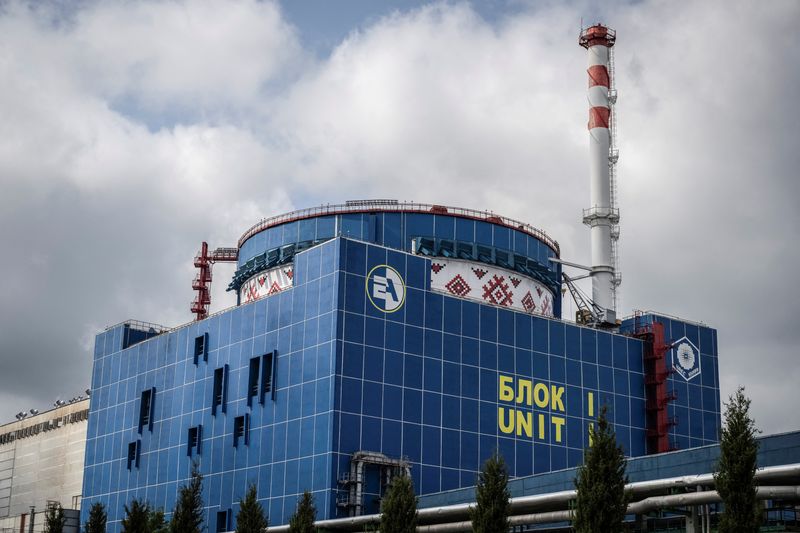 &copy; Reuters. FILE PHOTO: A general view shows the Khmelnytskyi Nuclear Power Plant near the city of Netishyn, Khmelnytskyi region, Ukraine August 31, 2023. REUTERS/Viacheslav Ratynskyi