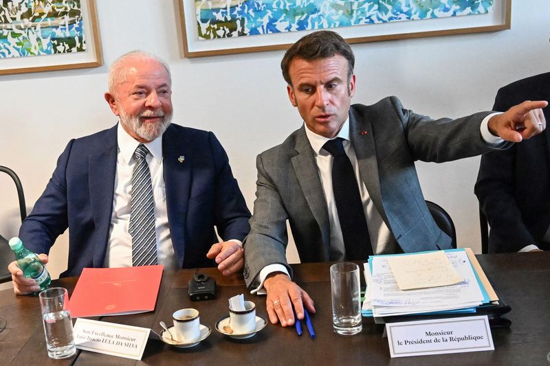 &copy; Reuters. Lula e Macron durante cúpula UE-CELAC em Bruxelas
17/07/2023
Emmanuel Dunand/Pool via REUTERS