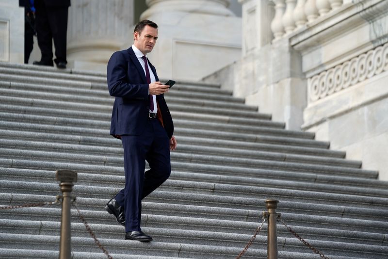 &copy; Reuters. U.S. Representative Mike Gallagher (R-WI) leaves the Capitol after a series of votes, in Washington, U.S., November 15, 2023. REUTERS/Elizabeth Frantz/FILE PHOTO