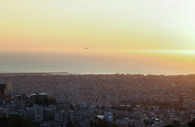 &copy; Reuters. FILE PHOTO: An airplane takes off from Beirut airport as pictured from Baabda, Lebanon July 11, 2023. REUTERS/Emilie Madi/File Photo