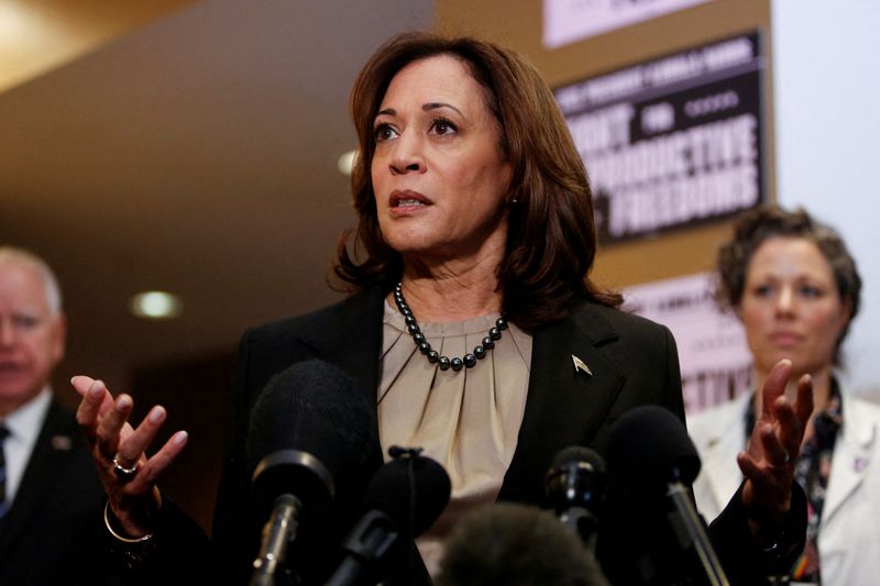 &copy; Reuters. U.S. Vice President Kamala Harris speaks during a visit to the St. Paul Health Center, a clinic that performs abortions, in St. Paul, Minnesota, U.S., March 14, 2024. REUTERS/Nicole Neri/File photo