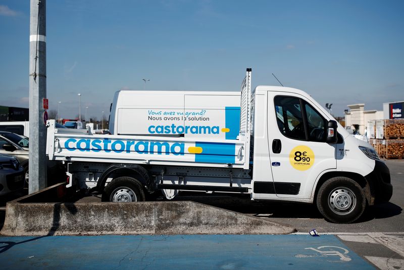 © Reuters. A Castorama logo is seen on delivery trucks parked in front of an improvement store operated by Kingfisher in Ezanville near Paris, France March 21, 2019. REUTERS/Benoit Tessier/File Photo