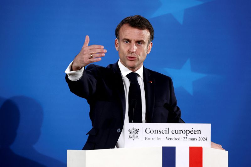 &copy; Reuters. الرئيس الفرنسي إيمانويل ماكرون خلال مؤتمر صحفي في بروكسل يوم 22 مارس آذار 2024. تصوير: إيف هيرمان - رويترز.