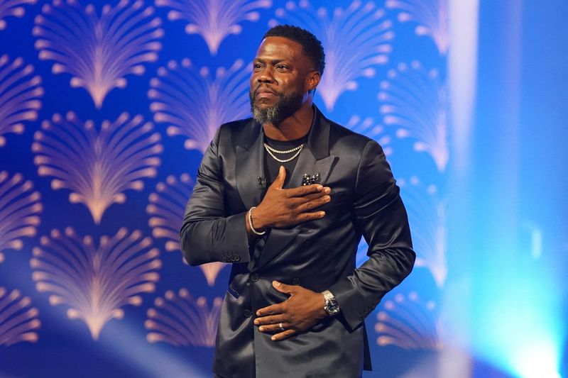 &copy; Reuters. Kevin Hart recebe prêmio do Kennedy Center
 24/3/2024   REUTERS/Nathan Howard