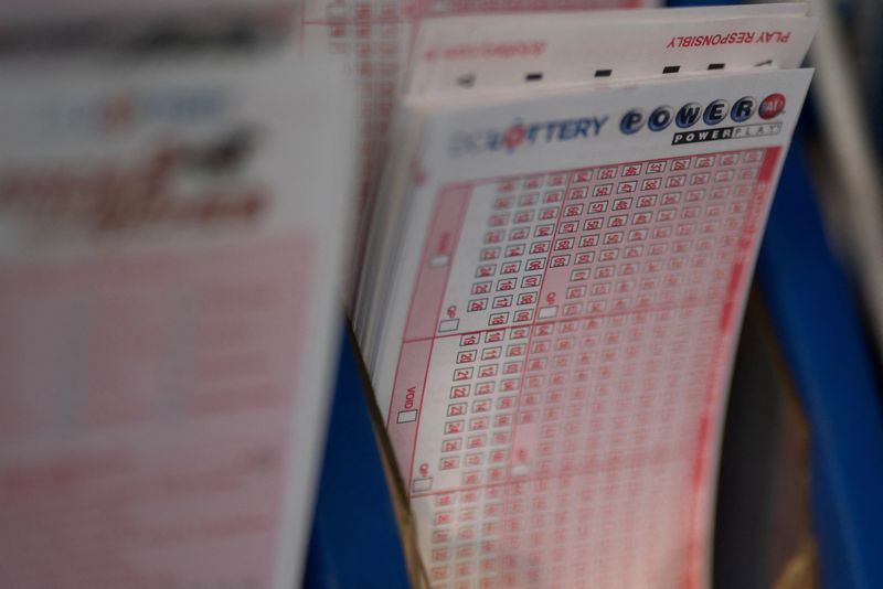 &copy; Reuters. FILE PHOTO: Powerball tickets are seen at a liquor store, in Washington, U.S., July 19, 2023. REUTERS/Nathan Howard/File Photo