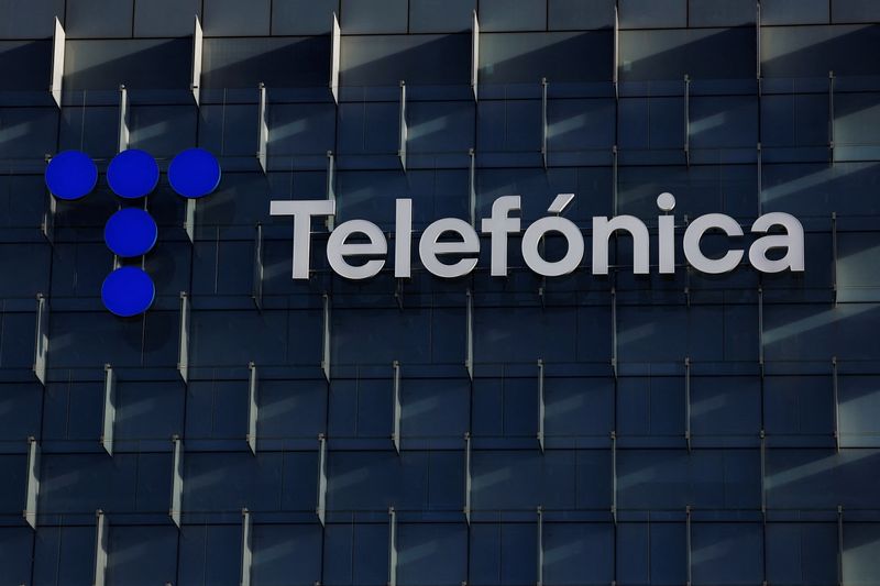 &copy; Reuters. FILE PHOTO: The logo of Spanish Telecom company Telefonica is displayed atop the company's headquarters in Madrid, Spain, December 20, 2023. REUTERS/Susana Vera/File Photo