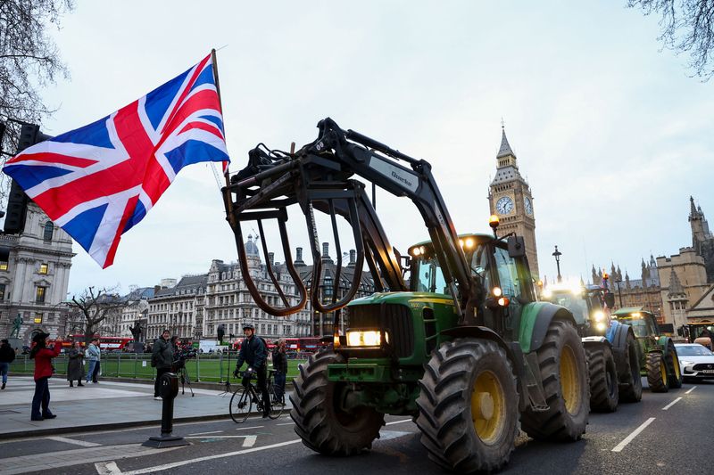 &copy; Reuters. Farmers drive tractors through central London to protest against issues including food imports, as part of demonstrations from growers around the world, in London, Britain, March 25, 2024. REUTERS/Toby Melville