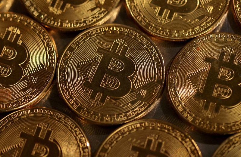 &copy; Reuters. FILE PHOTO: Representations of cryptocurrency Bitcoin are seen in this illustration, August 10, 2022. REUTERS/Dado Ruvic/Illustration/File Photo/File Photo