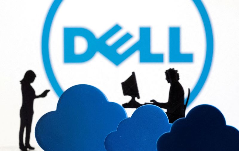 &copy; Reuters. FILE PHOTO: 3D printed clouds and figurines are seen in front of the Dell logo in this illustration taken February 8, 2022. REUTERS/Dado Ruvic/Illustration/File Photo