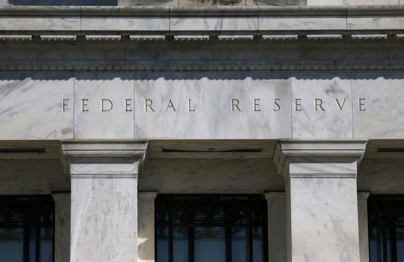 &copy; Reuters. 米連邦準備理事会（ＦＲＢ）高官らは２５日、依然としてインフレが鈍化するとの見方を示した。２０１９年３月撮影（２０２４年　ロイター/Leah Millis）