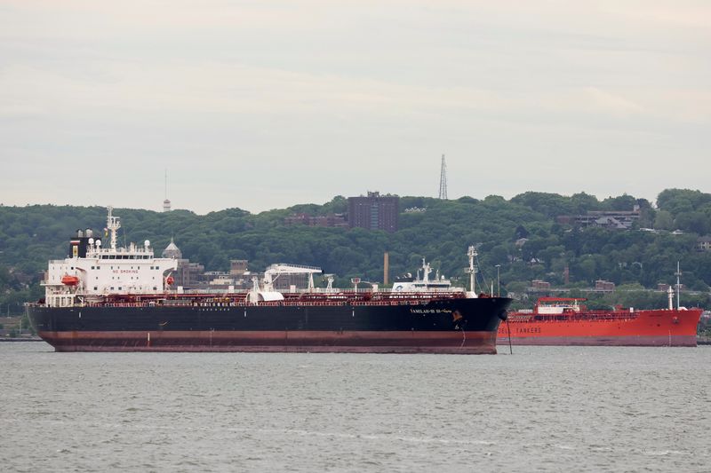&copy; Reuters. Yamilah III, una petroliera, ancorata nel porto di New York a New York City, Stati Uniti, 24 maggio 2022.  REUTERS/Brendan McDermid