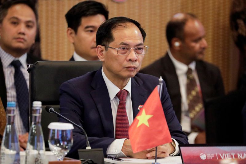&copy; Reuters. Vietnam’s Foreign Minister Bui Thanh Son attends plenary season of the Association of Southeast Asian Nations (ASEAN) Foreign Minister’s Meeting at Shangri-La Hotel in Jakarta, Indonesia, July 11, 2023. REUTERS/Ajeng Dinar Ulfiana/File photo