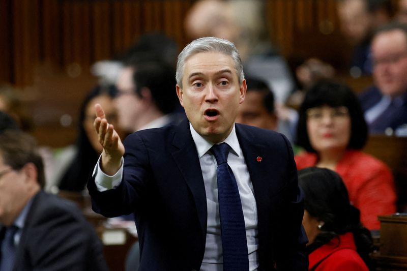 &copy; Reuters. FILE PHOTO: Canada’s Minister of Innovation, Science and Industry Francois-Philippe Champagne speaks during Question Period in the House of Commons on Parliament Hill in Ottawa, Ontario, Canada February 26, 2024. REUTERS/Blair Gable/File Photo