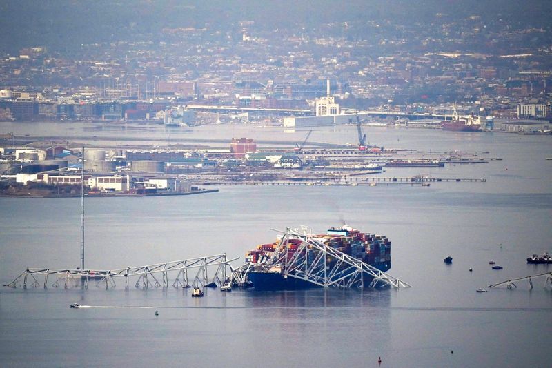 &copy; Reuters. View of the Dali cargo vessel which crashed into the Francis Scott Key Bridge causing it to collapse in Baltimore, Maryland, U.S., March 26, 2024. REUTERS/Nathan Howard