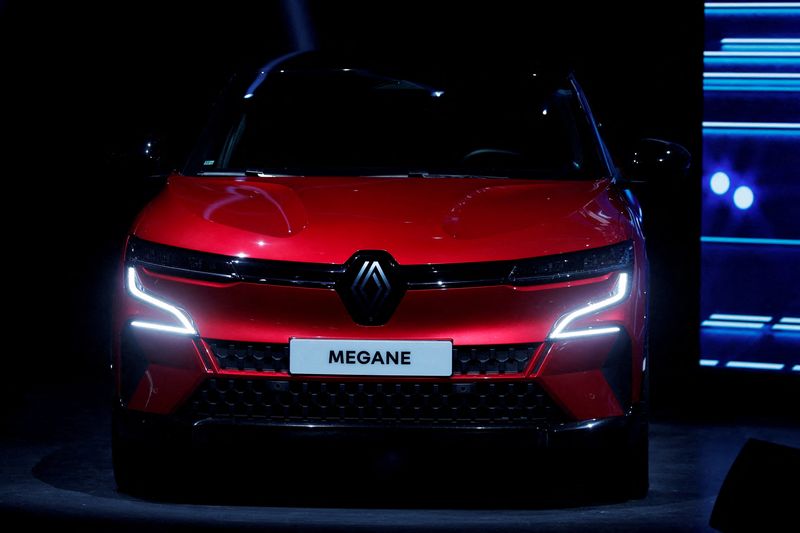 &copy; Reuters. File photo: A Renault Megane E-Tech 100% Electric car is displayed Renault Group capital market day for its new electric vehicle unit Ampere, in Paris, France, November 15, 2023. REUTERS/Gonzalo Fuentes/File photo