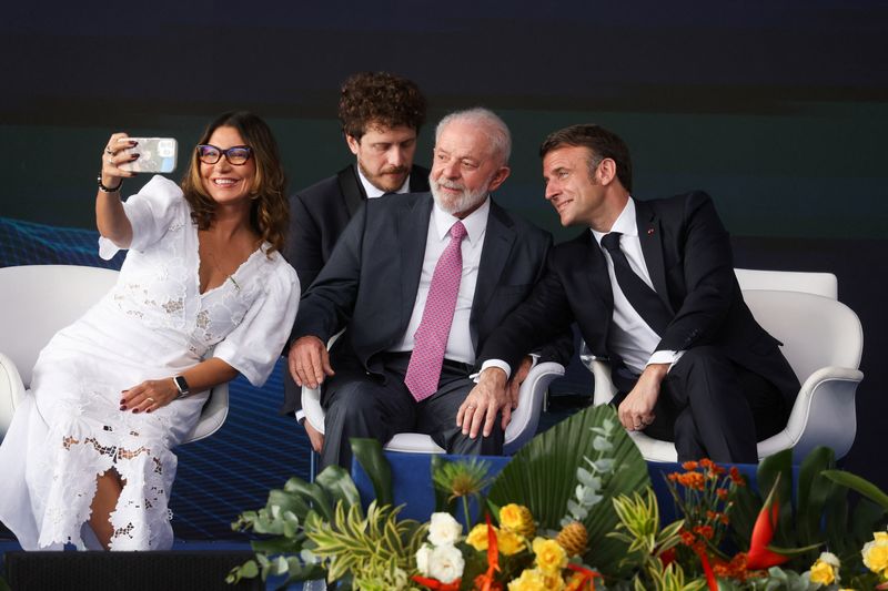 © Reuters. Lula, Janja e Macron em cerimônia de lançamento de submarino em Itaguaí (RJ)
27/03/2024
REUTERS/Pilar Olivares